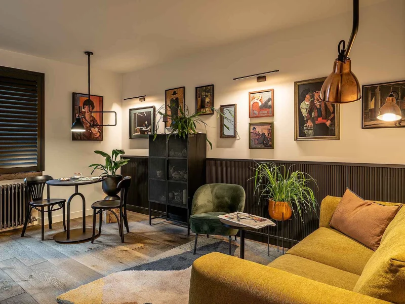 musztardowo zielona kawiarenka z elementami czerni