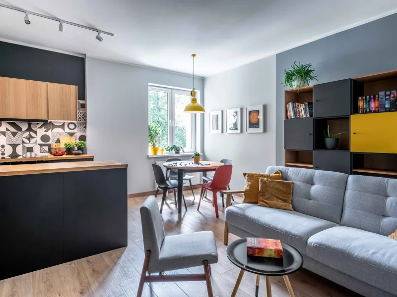 nowoczesne mieszkanie z kolorowymi meblami