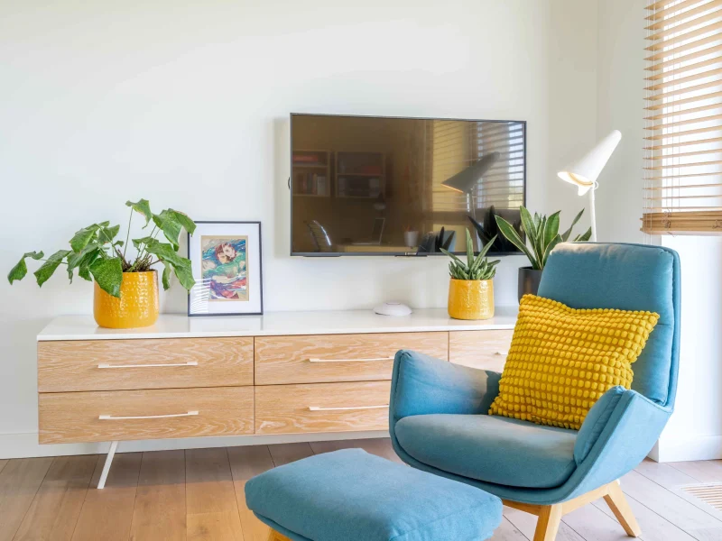 pokoj-dla-nastolatka-w-kolorach-zoltych-niebieskich