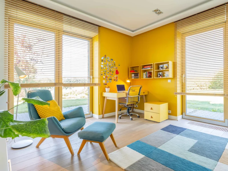 pokoj-dla-nastolatka-w-odcieniach-niebieskich-zoltych